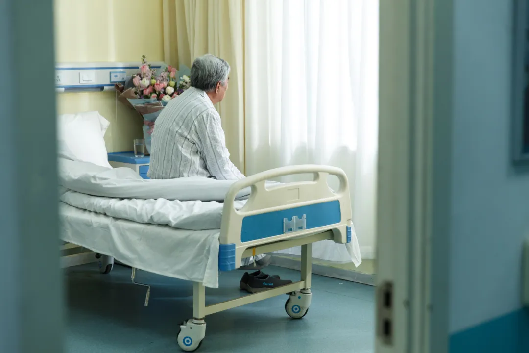 一場(chǎng)車(chē)禍，男子四年流淚不止，沒(méi)想到因?yàn)檠蚰りP(guān)上了＂淚閘＂