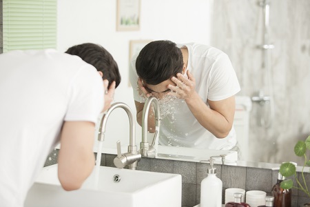 化學(xué)物品進(jìn)入眼睛怎么處理？